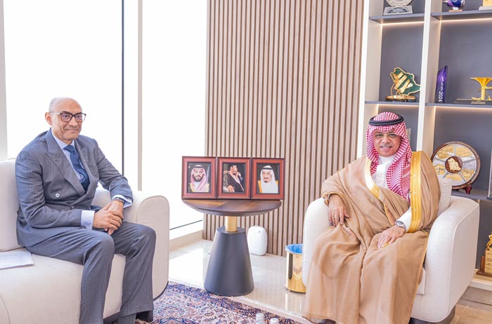 رئيس الطيران المدني يلتقي سفير جمهورية باكستان لدى المملكة