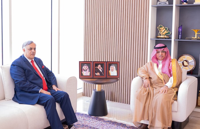 رئيس الطيران المدني يلتقي سفير الهند لدى المملكة