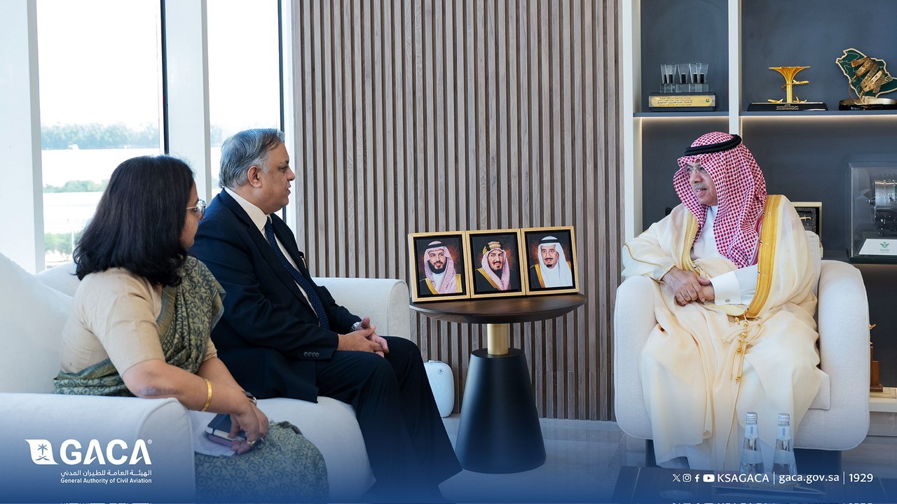 رئيس الطيران المدني يلتقي سفير الهند لدى المملكة